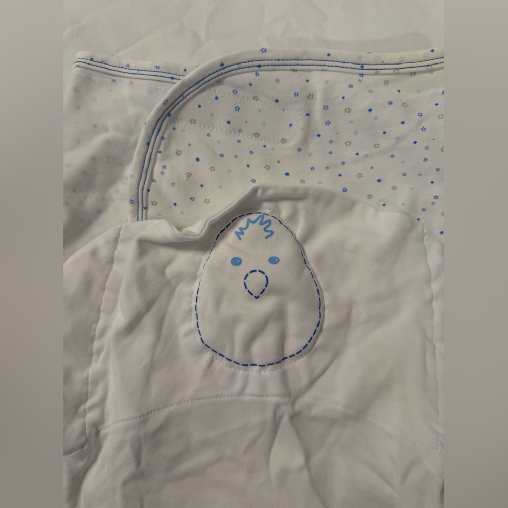 Nested Bean White and Blue Swaddle, 0-6 months